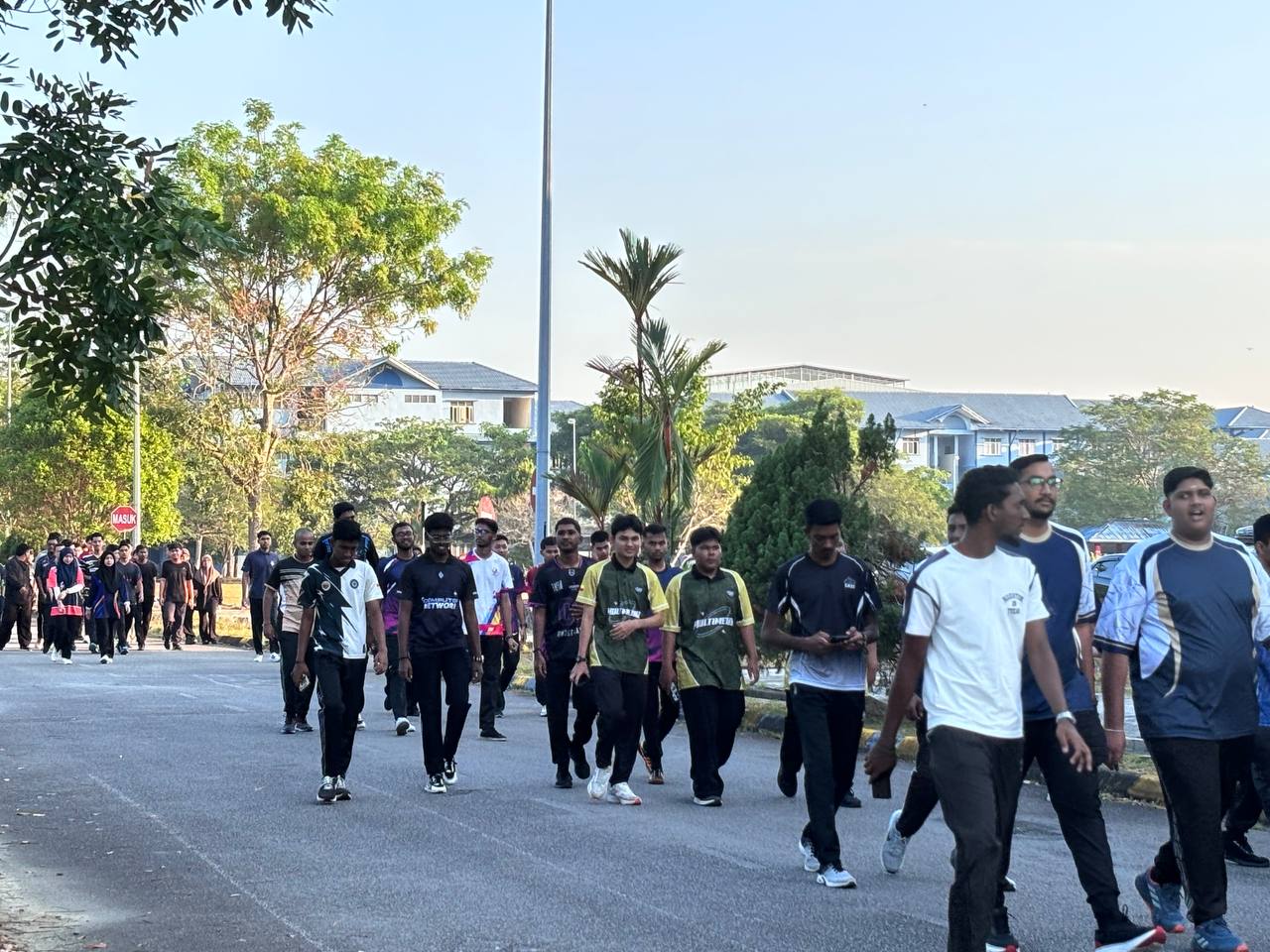 Aktiviti Mingguan “Jom Brisk Walk”